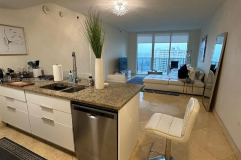 Condominio en venta en Hallandale Beach, Florida, 2 dormitorios, 100.89 m2 № 2045850 - foto 11
