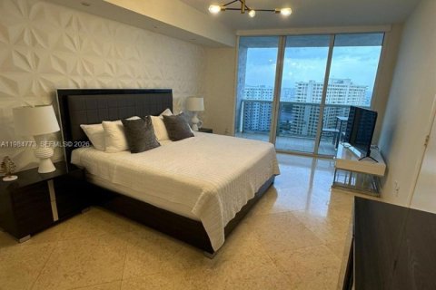 Condominio en venta en Hallandale Beach, Florida, 2 dormitorios, 100.89 m2 № 2045850 - foto 21