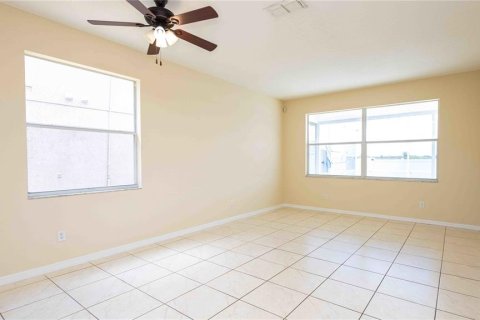 House in Davenport, Florida 5 bedrooms, 209.22 sq.m. № 1791745 - photo 4