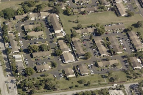 Townhouse in Homestead, Florida 1 bedroom, 85.47 sq.m. № 1937425 - photo 3