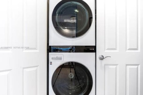 Condominio en venta en Wilton Manors, Florida, 2 dormitorios, 129.13 m2 № 2044990 - foto 9