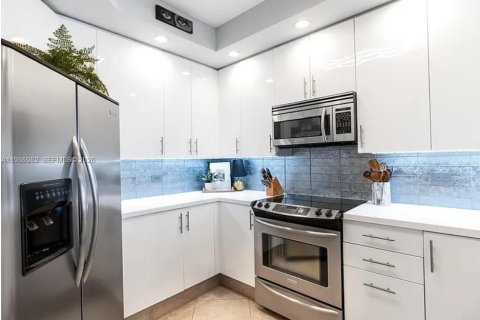 Condominio en venta en Wilton Manors, Florida, 2 dormitorios, 129.13 m2 № 2044990 - foto 4