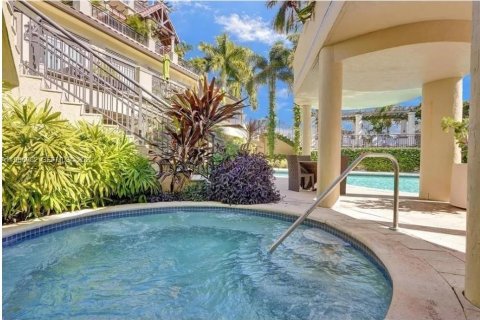 Condominio en venta en Wilton Manors, Florida, 2 dormitorios, 129.13 m2 № 2044990 - foto 14