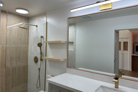 Touwnhouse à vendre à Hallandale Beach, Floride: 2 chambres, 123.56 m2 № 2077230 - photo 10