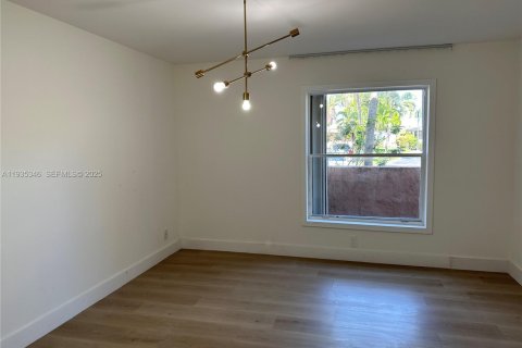 Touwnhouse à vendre à Hallandale Beach, Floride: 2 chambres, 123.56 m2 № 2077230 - photo 9