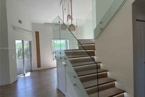 Touwnhouse à vendre à Hallandale Beach, Floride: 2 chambres, 123.56 m2 № 2077230 - photo 6