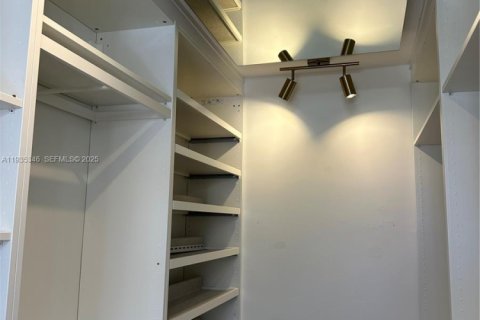 Touwnhouse à vendre à Hallandale Beach, Floride: 2 chambres, 123.56 m2 № 2077230 - photo 14