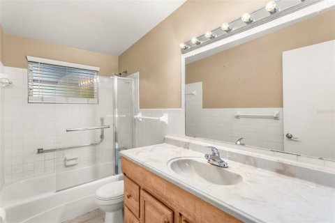 House in Winter Haven, Florida 3 bedrooms, 118.36 sq.m. № 1916056 - photo 13