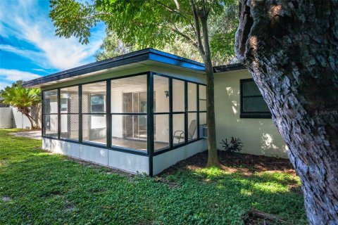 House in Winter Haven, Florida 3 bedrooms, 118.36 sq.m. № 1916056 - photo 22