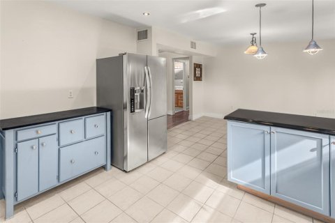 House in Winter Haven, Florida 3 bedrooms, 118.36 sq.m. № 1916056 - photo 7