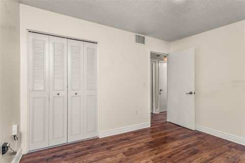 House in Winter Haven, Florida 3 bedrooms, 118.36 sq.m. № 1916056 - photo 15