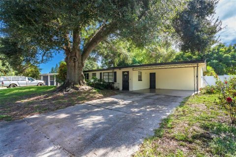 House in Winter Haven, Florida 3 bedrooms, 118.36 sq.m. № 1916056 - photo 4
