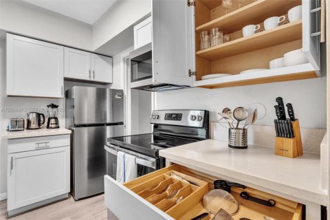 Appartement à louer à Bay Harbor Islands, Floride: 2 chambres, 92.9 m2 № 2184611 - photo 12