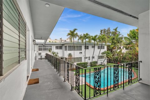 Appartement à louer à Bay Harbor Islands, Floride: 2 chambres, 92.9 m2 № 2184611 - photo 14