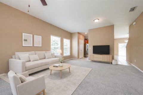 House in Mount Dora, Florida 4 bedrooms, 240.62 sq.m. № 2092590 - photo 4