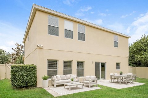 House in Mount Dora, Florida 4 bedrooms, 240.62 sq.m. № 2092590 - photo 7