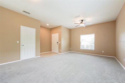 House in Mount Dora, Florida 4 bedrooms, 240.62 sq.m. № 2092590 - photo 13
