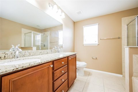House in Mount Dora, Florida 4 bedrooms, 240.62 sq.m. № 2092590 - photo 16