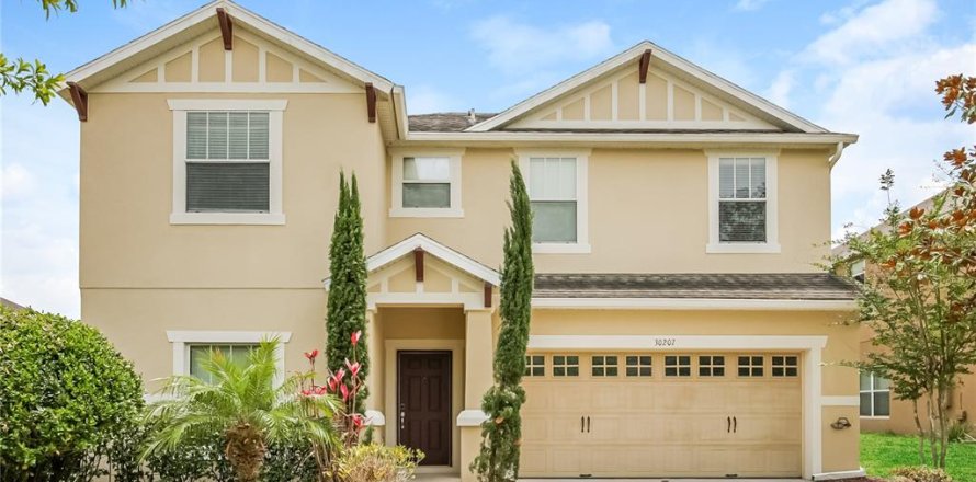 House in Mount Dora, Florida 4 bedrooms, 240.62 sq.m. № 2092590