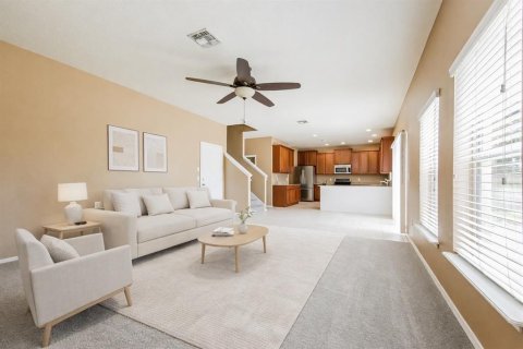 House in Mount Dora, Florida 4 bedrooms, 240.62 sq.m. № 2092590 - photo 2