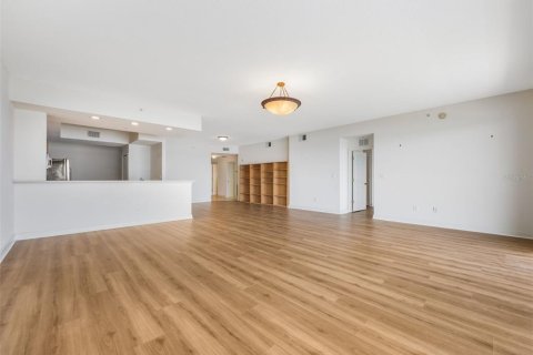 Condo in Orlando, Florida, 3 bedrooms  № 1903381 - photo 13