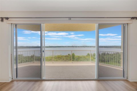 Condo in Orlando, Florida, 3 bedrooms  № 1903381 - photo 10