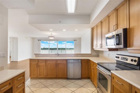 Condo in Orlando, Florida, 3 bedrooms  № 1903381 - photo 16