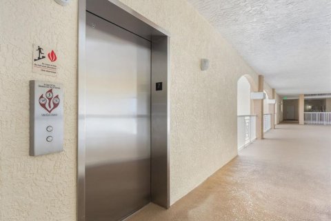 Condo in Orlando, Florida, 3 bedrooms  № 1903381 - photo 5