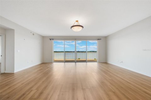 Condo in Orlando, Florida, 3 bedrooms  № 1903381 - photo 8