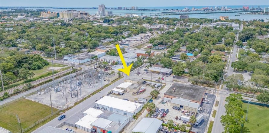 Propiedad comercial en Clearwater, Florida 804.72 m2 № 1115377
