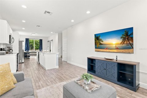 Adosado en venta en Kissimmee, Florida, 4 dormitorios, 161.09 m2 № 2358533 - foto 8