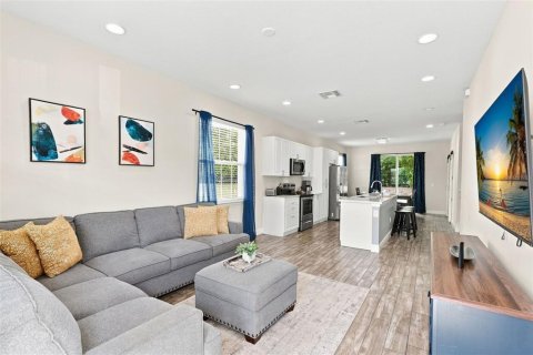 Adosado en venta en Kissimmee, Florida, 4 dormitorios, 161.09 m2 № 2358533 - foto 2