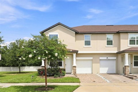 Adosado en Kissimmee, Florida 4 dormitorios, 161.09 m2 № 2358533