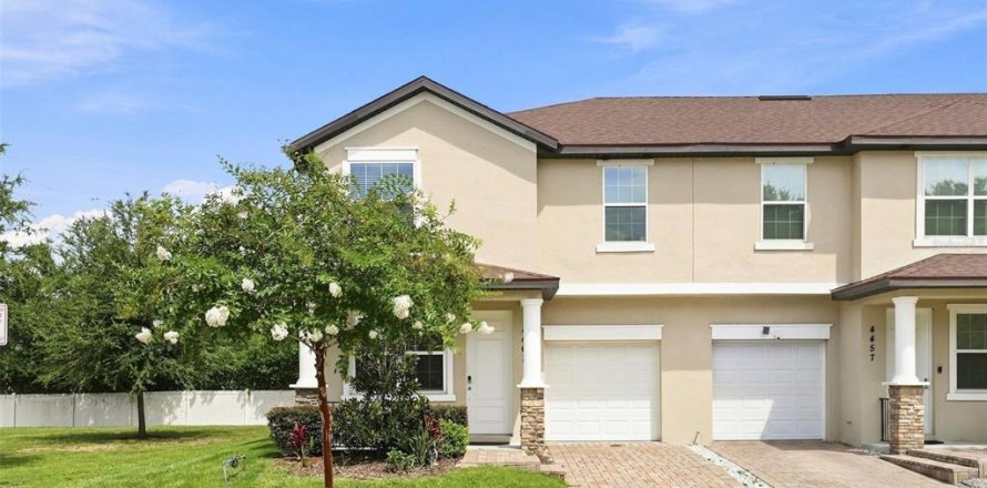 Adosado en Kissimmee, Florida 4 dormitorios, 161.09 m2 № 2358533