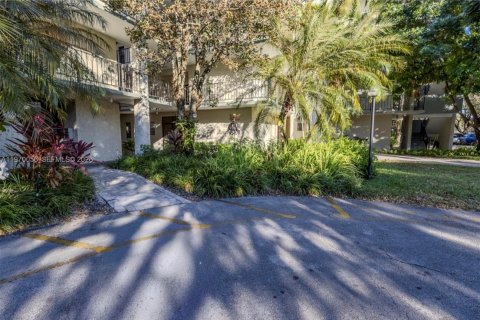 Condominio en Plantation, Florida, 2 dormitorios  № 2032615