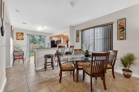 Casa en venta en Homestead, Florida, 4 dormitorios, 199.28 m2 № 2063301 - foto 5