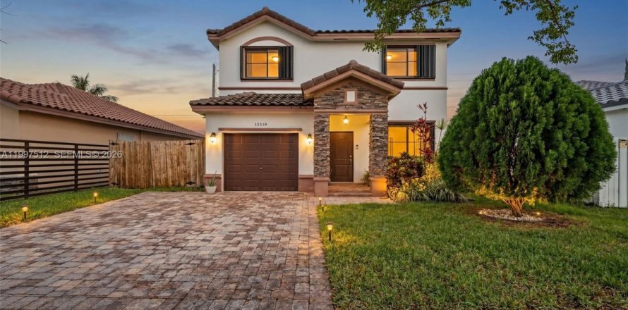 Casa en Homestead, Florida 4 dormitorios, 199.28 m2 № 2063301