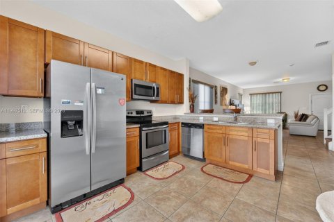 Casa en venta en Homestead, Florida, 4 dormitorios, 199.28 m2 № 2063301 - foto 7