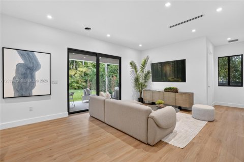 House in Miami, Florida 4 bedrooms, 265.24 sq.m. № 2173632 - photo 15