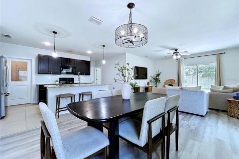 Villa ou maison à vendre à Odessa, Floride: 5 chambres, 227.33 m2 № 2133206 - photo 4