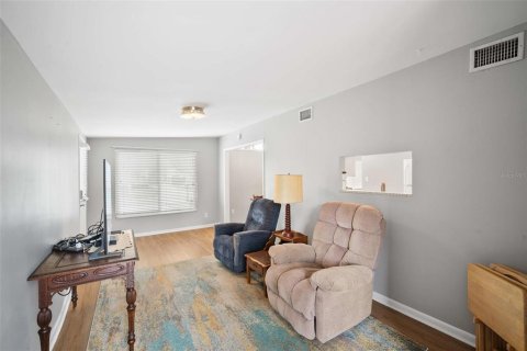 Casa en venta en Tampa, Florida, 4 dormitorios, 152.27 m2 № 2151858 - foto 12