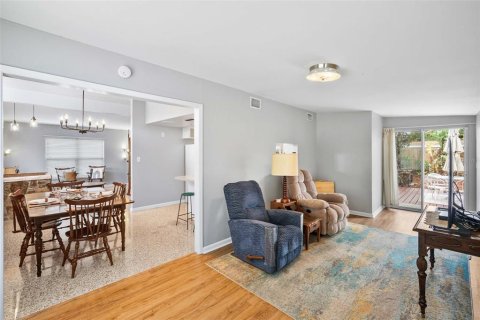 Casa en venta en Tampa, Florida, 4 dormitorios, 152.27 m2 № 2151858 - foto 11