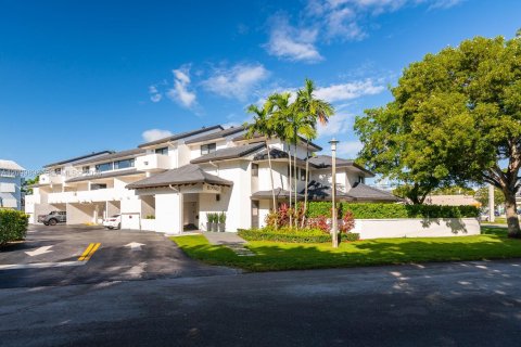 Condo in Coral Gables, Florida, 2 bedrooms  № 2403954