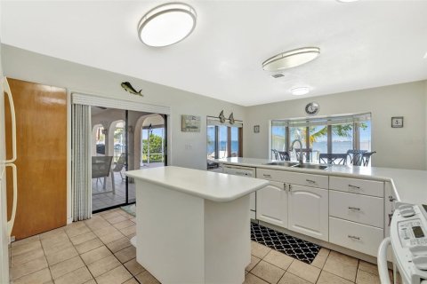 Casa en venta en Hutchinson Island South, Florida, 3 dormitorios, 216.28 m2 № 1802204 - foto 14