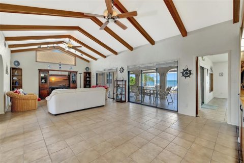 Casa en venta en Hutchinson Island South, Florida, 3 dormitorios, 216.28 m2 № 1802204 - foto 8