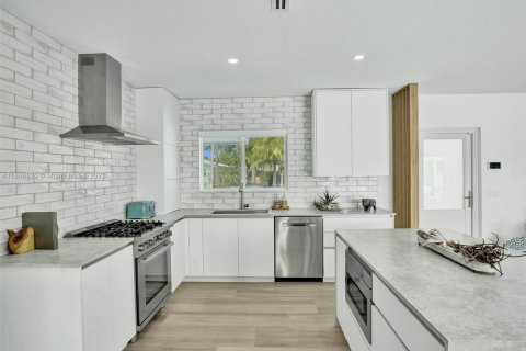 Casa en venta en Riviera Beach, Florida, 3 dormitorios, 127.65 m2 № 1844130 - foto 12