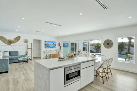 Casa en venta en Riviera Beach, Florida, 3 dormitorios, 127.65 m2 № 1844130 - foto 4