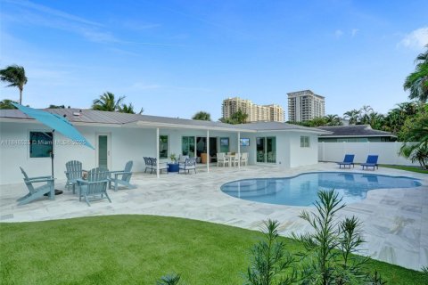 Casa en venta en Riviera Beach, Florida, 3 dormitorios, 127.65 m2 № 1844130 - foto 1