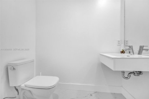Copropriété à vendre à North Miami Beach, Floride: 2 chambres, 170.57 m2 № 1996732 - photo 14