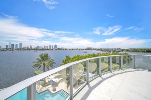 Copropriété à vendre à North Miami Beach, Floride: 2 chambres, 170.57 m2 № 1996732 - photo 27